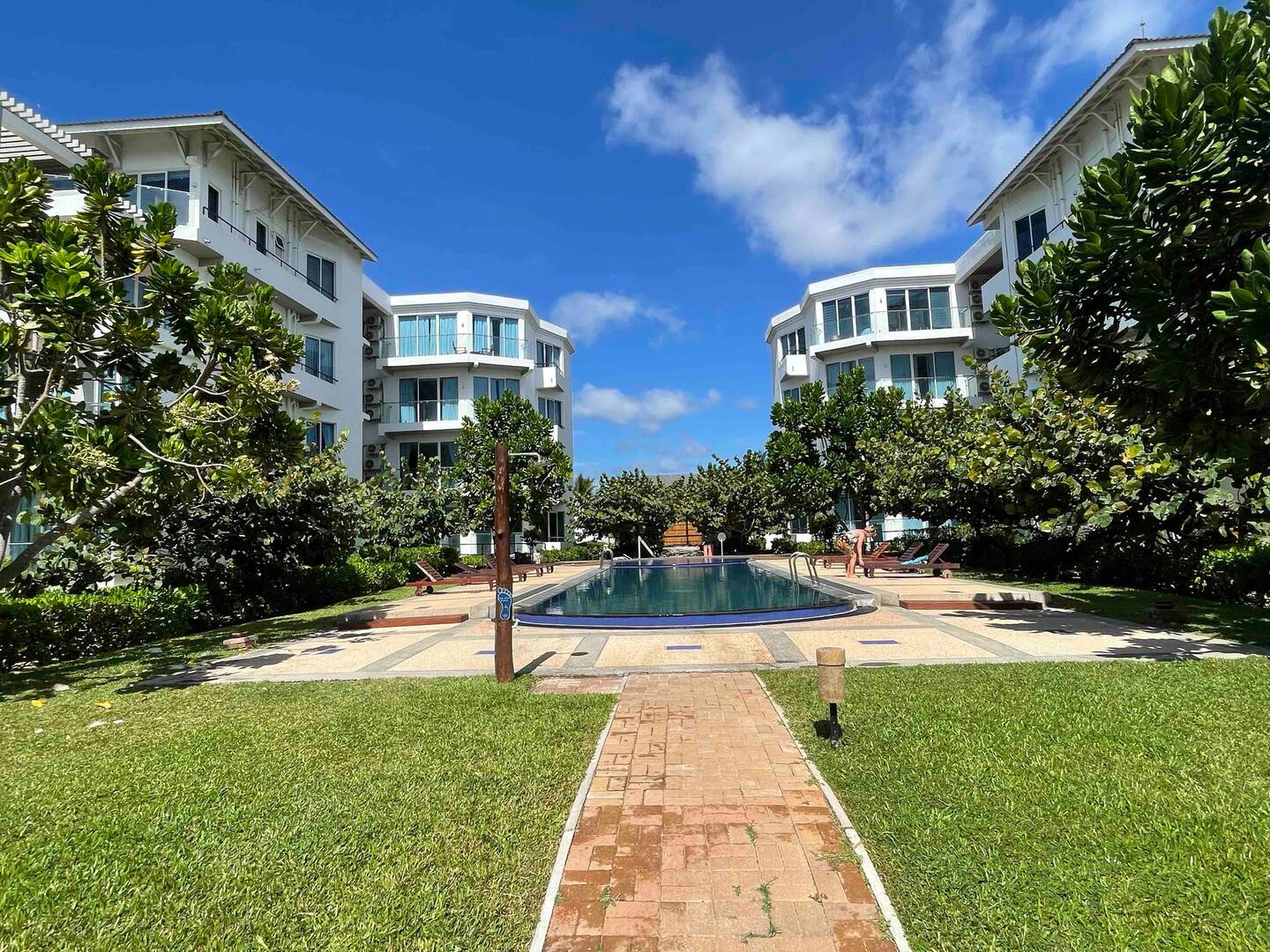 Luxury Penthouse - Exterior 4