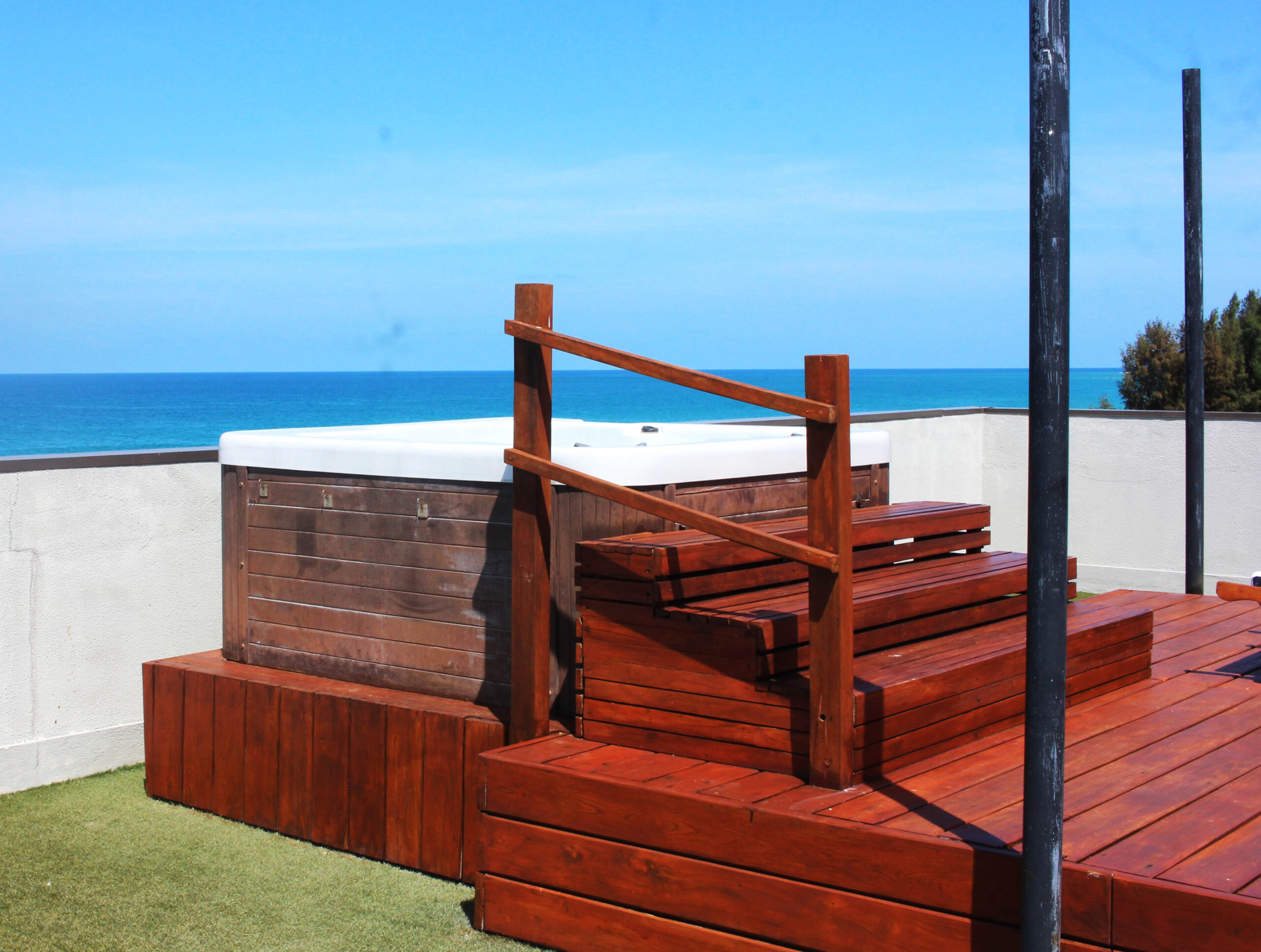 Luxury Penthouse - Rooftop Jacuzzi 3